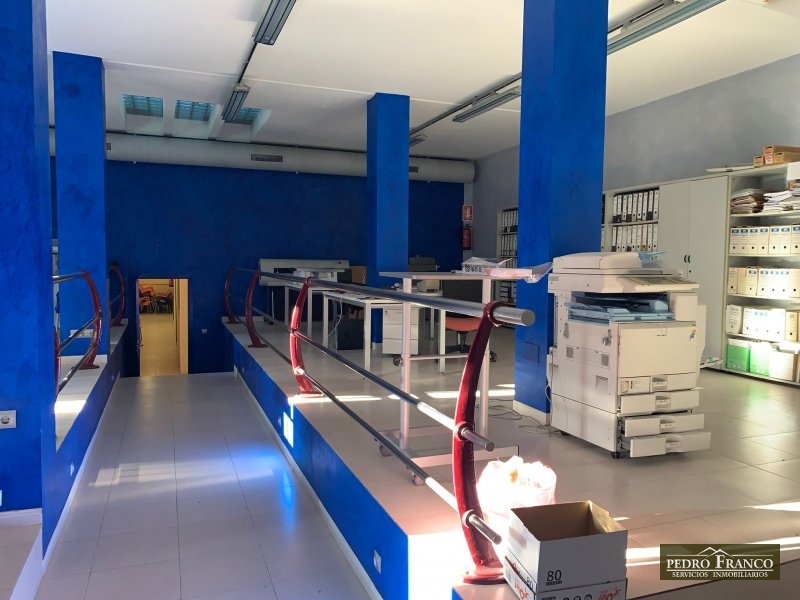 LOCAL EN ALQUILER EN ALMENDRALEJO (CRTA.ACEUCHAL)