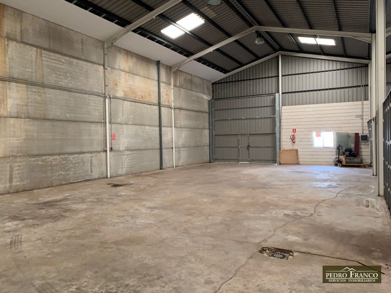 NAVE EN ALQUILER EN ALMENDRALEJO (CRTA.BADAJOZ  ZONA- NAVES Nº3(MARGEN DERECHO))