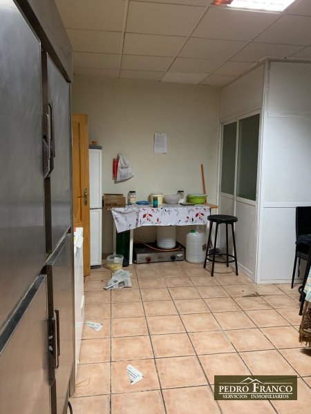 LOCAL EN ALQUILER EN ALMENDRALEJO (CAMPO DE FUTBOL/FRAY ALONSO CABEZAS)