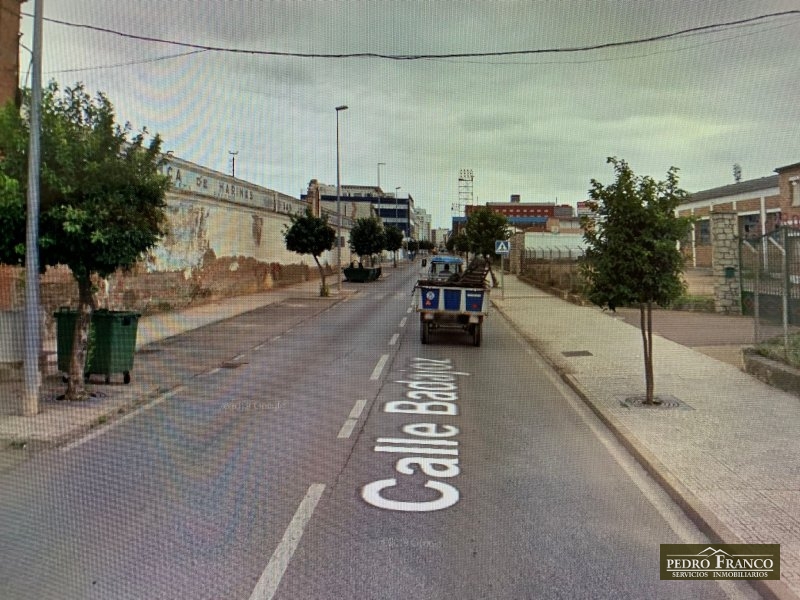 PARCELA URBANA EN VENTA EN ALMENDRALEJO (CAMPO DE FUTBOL/FRAY ALONSO CABEZAS)