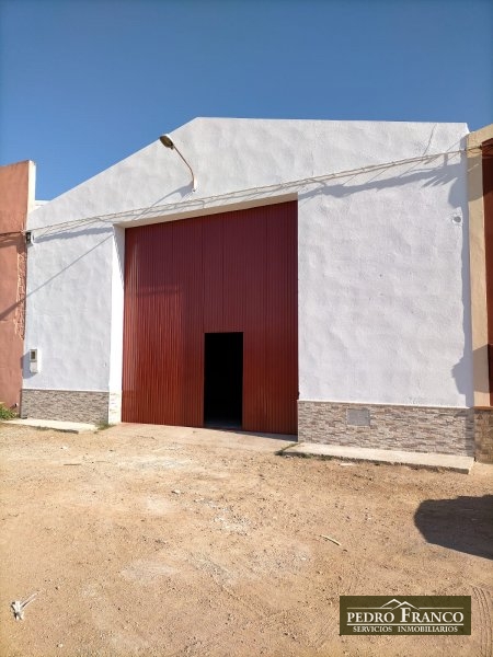 NAVE EN ALQUILER EN ALMENDRALEJO (CTRA.SEVILLA)