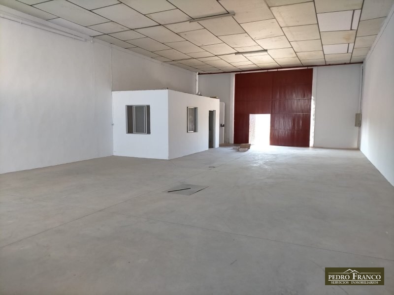 NAVE EN ALQUILER EN ALMENDRALEJO (CTRA.SEVILLA)
