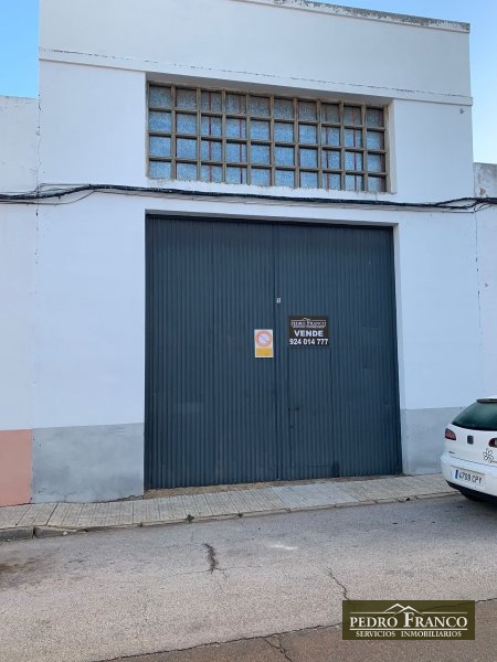 CASA EN VENTA EN ALMENDRALEJO (SANTIAGO)