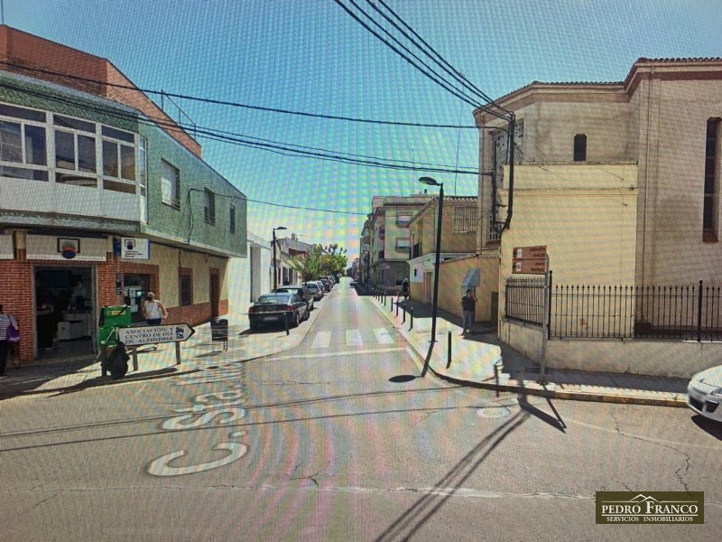 LOCAL EN VENTA EN ALMENDRALEJO (SAN JOSE)