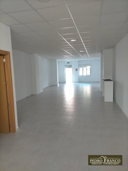 LOCAL EN VENTA EN ALMENDRALEJO (SAN JOSE)