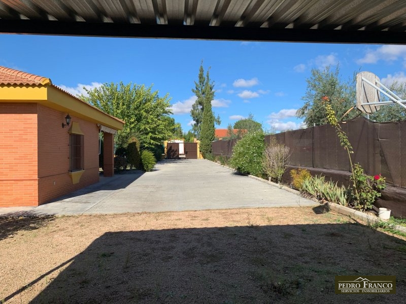 CHALET EN VENTA EN ALMENDRALEJO (SAN MARCOS(ERMITA-OLIVOS-TIZA-RESTO))