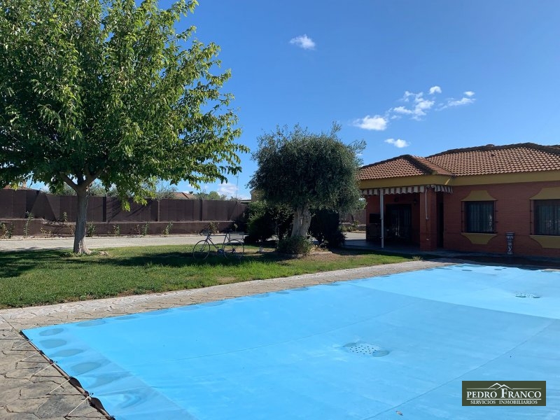 CHALET EN VENTA EN ALMENDRALEJO (SAN MARCOS(ERMITA-OLIVOS-TIZA-RESTO))