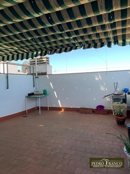  EDIFICIO-LOCAL CON  NEGOCIO ACTIVO + PISO( ENTRADA INDEPENDIENTE) EN VENTA EN ALMENDRALEJO (SAN JOSE - INSTITUTO-AMBULATORIO)