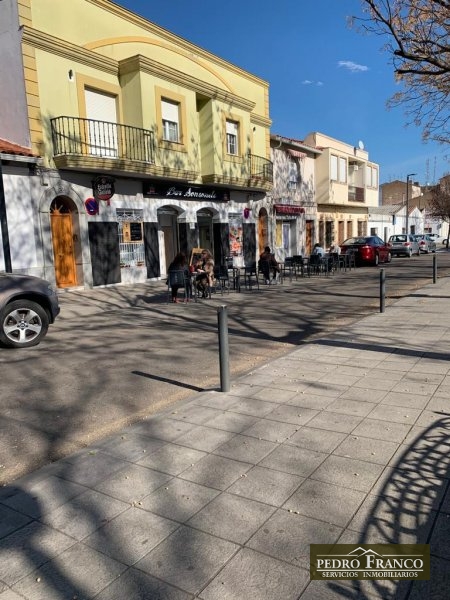  EDIFICIO-LOCAL CON  NEGOCIO ACTIVO + PISO( ENTRADA INDEPENDIENTE) EN VENTA EN ALMENDRALEJO (SAN JOSE - INSTITUTO-AMBULATORIO)