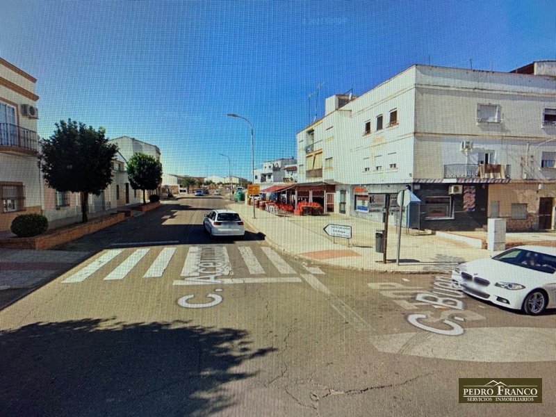 LOCAL EN ALQUILER EN ALMENDRALEJO (CRTA.ACEUCHAL)