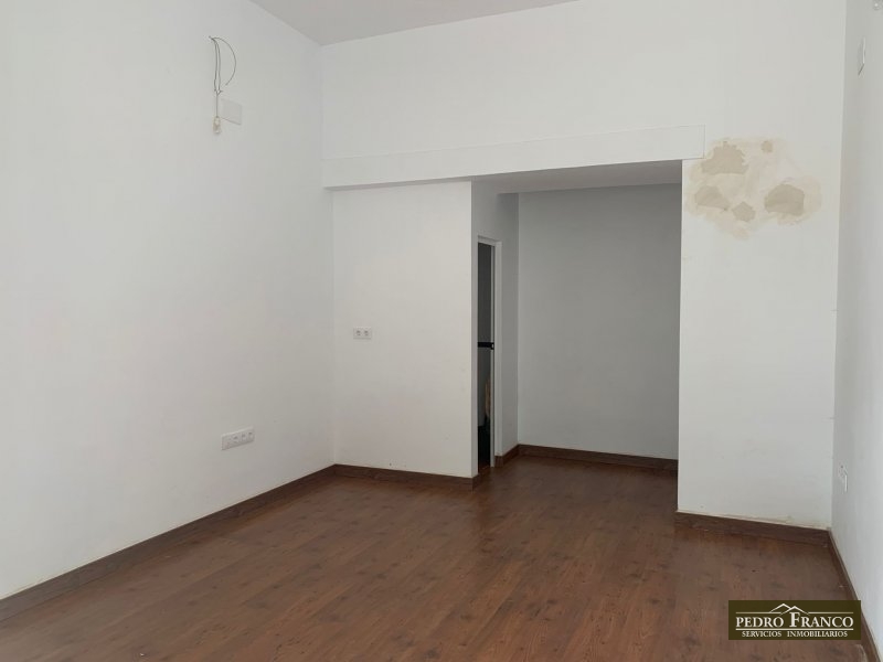 LOCAL EN ALQUILER EN ALMENDRALEJO (SAN ANTONIO/ SAN BLAS/CENTRO)