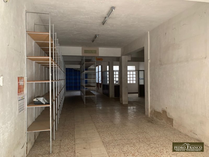LOCAL EN VENTA EN ALMENDRALEJO (SAN ANTONIO/ SAN BLAS/CENTRO)
