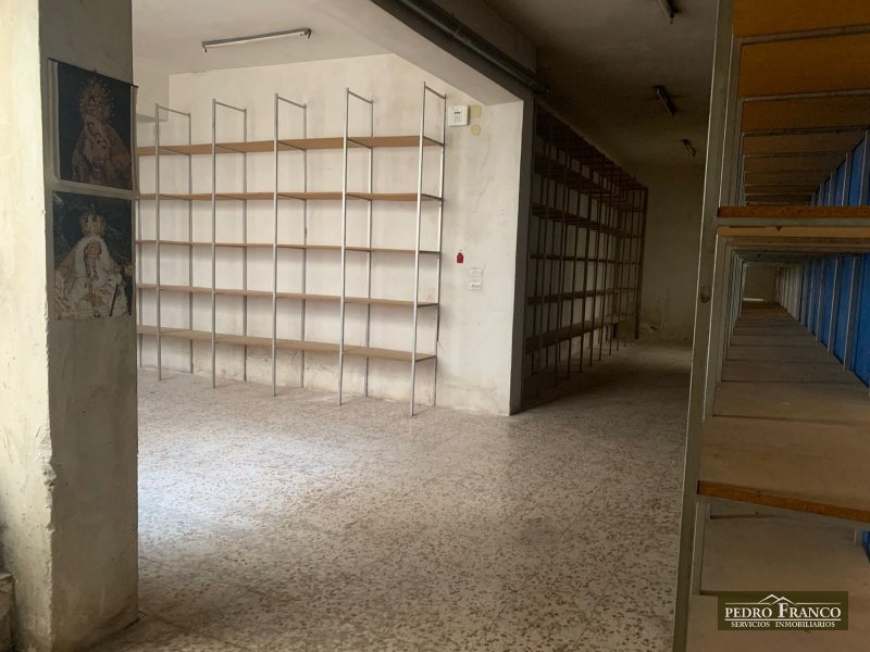 LOCAL EN VENTA EN ALMENDRALEJO (SAN ANTONIO/ SAN BLAS/CENTRO)