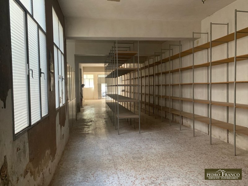 LOCAL EN VENTA EN ALMENDRALEJO (SAN ANTONIO/ SAN BLAS/CENTRO)