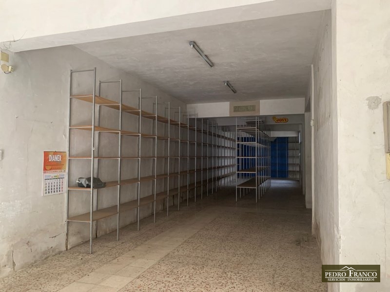 LOCAL EN VENTA EN ALMENDRALEJO (SAN ANTONIO/ SAN BLAS/CENTRO)