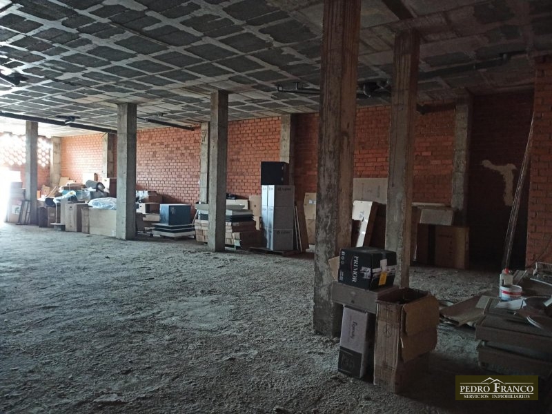 LOCAL EN VENTA EN ALMENDRALEJO (AVD.PRESIDENTE J.CARLOS RODRIGUEZ IBARRA)