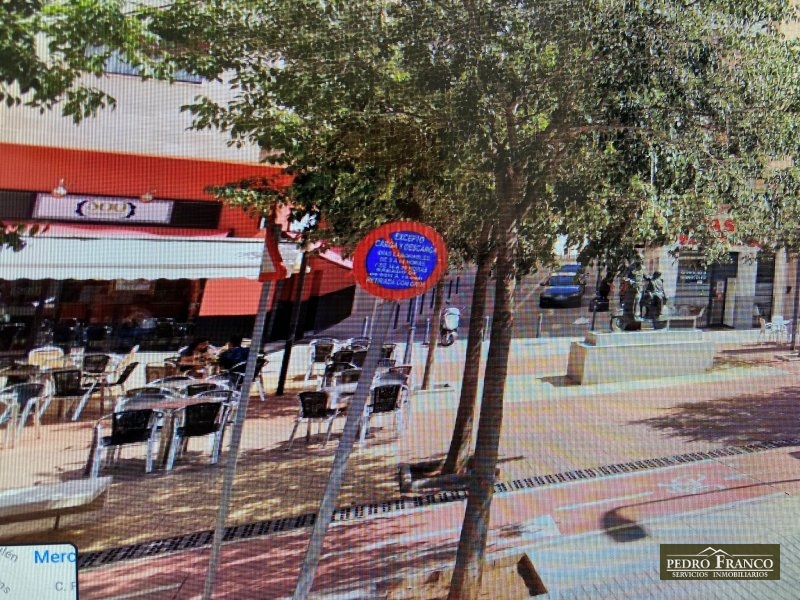 LOCAL EN VENTA EN ALMENDRALEJO (AVENIDA DE LA PAZ)