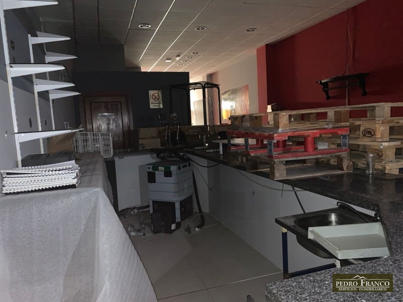 LOCAL EN VENTA EN ALMENDRALEJO (AVENIDA DE LA PAZ)