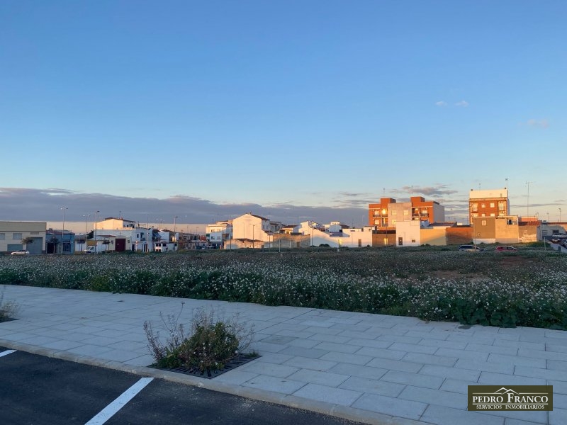 PARCELA URBANA EN VENTA EN ALMENDRALEJO (CRTA.ACEUCHAL)
