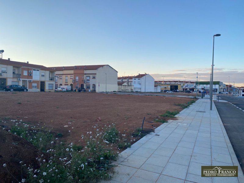 PARCELA URBANA EN VENTA EN ALMENDRALEJO (CRTA.ACEUCHAL)