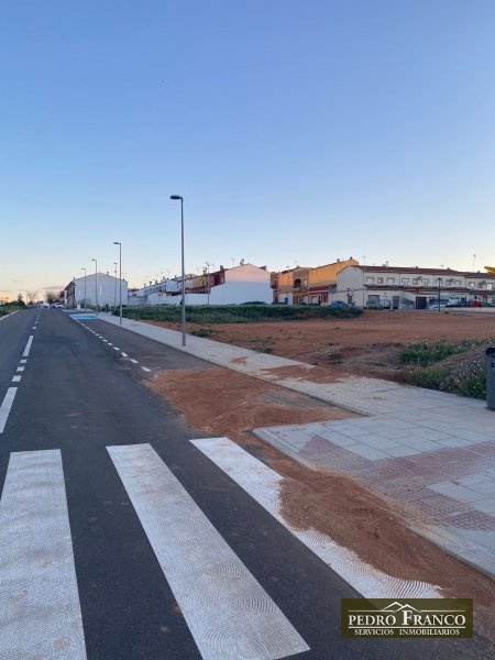 PARCELA URBANA EN VENTA EN ALMENDRALEJO (CRTA.ACEUCHAL)
