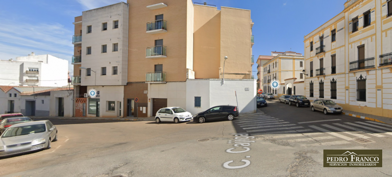 LOCAL EN ALQUILER EN ALMENDRALEJO (PLAZA CORAZÓN DE MARIA/CUARTEL GUARDIA CIVIL/COLEGIO SAN FRANCISCO)