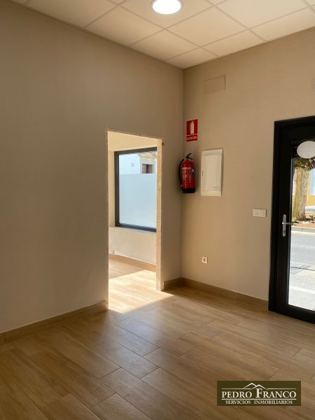 LOCAL EN VENTA EN ALMENDRALEJO (SAN ANTONIO/ SAN BLAS/CENTRO)