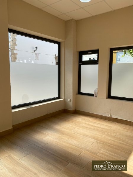LOCAL EN VENTA EN ALMENDRALEJO (SAN ANTONIO/ SAN BLAS/CENTRO)