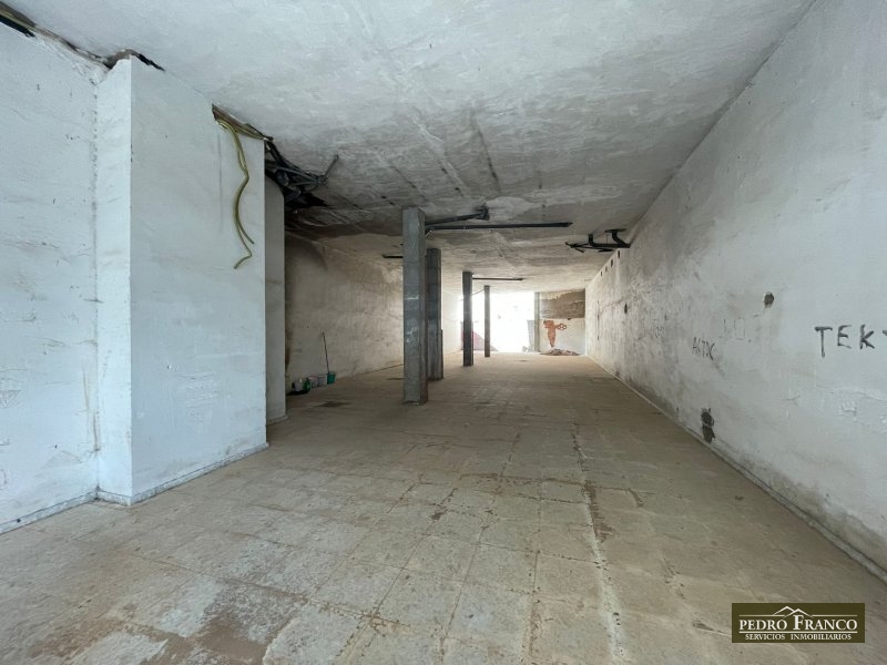 LOCAL EN VENTA EN ALMENDRALEJO (AVENIDA DE LA PAZ)