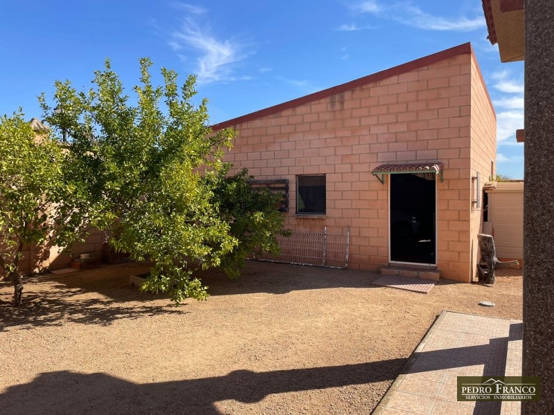CHALET EN VENTA EN ALMENDRALEJO (SAN MARCOS(ERMITA-OLIVOS-TIZA-RESTO))