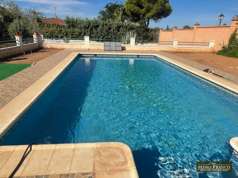 CHALET EN VENTA EN ALMENDRALEJO (SAN MARCOS(ERMITA-OLIVOS-TIZA-RESTO))