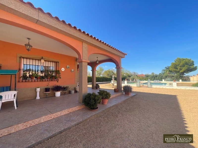 CHALET EN VENTA EN ALMENDRALEJO (SAN MARCOS(ERMITA-OLIVOS-TIZA-RESTO))