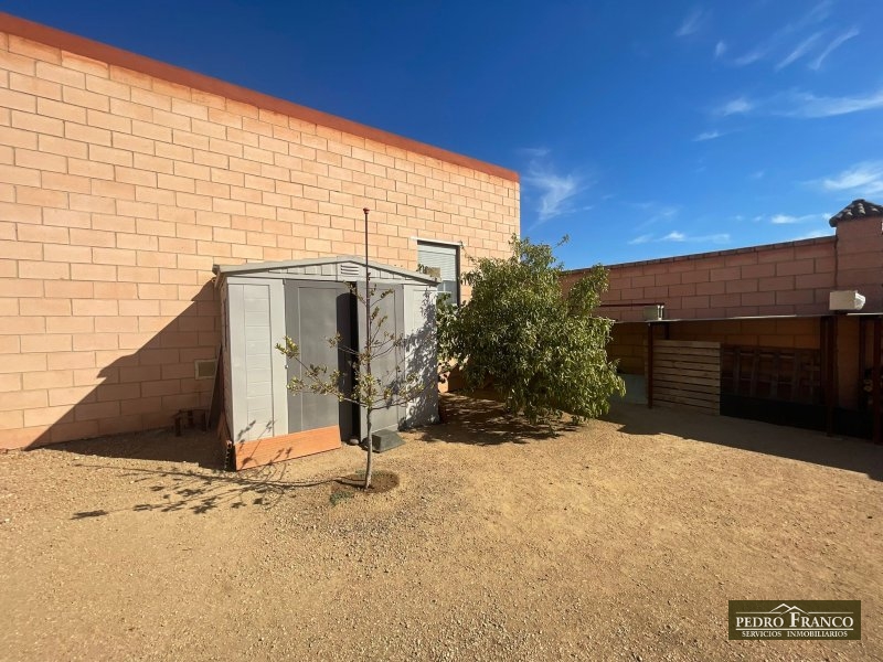 CHALET EN VENTA EN ALMENDRALEJO (SAN MARCOS(ERMITA-OLIVOS-TIZA-RESTO))