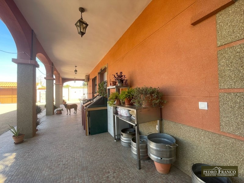 CHALET EN VENTA EN ALMENDRALEJO (SAN MARCOS(ERMITA-OLIVOS-TIZA-RESTO))