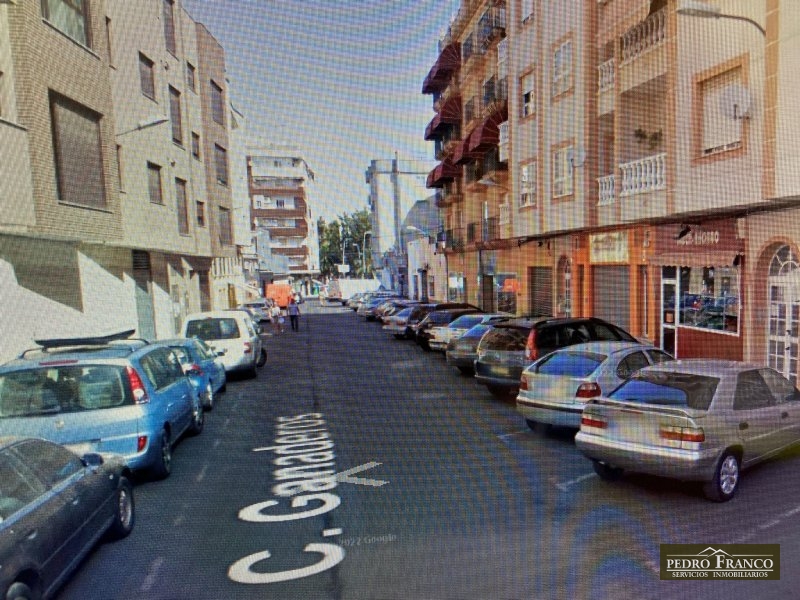 LOCAL EN VENTA EN ALMENDRALEJO (AVENIDA DE LA PAZ)