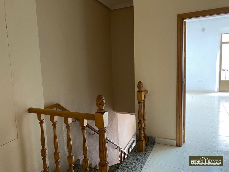 LOCAL EN VENTA EN ALMENDRALEJO (CENTRO(AYUNTAMIENTO-PARROQUIA-CALLE REAL))