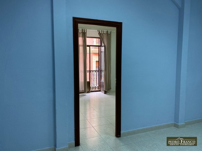 LOCAL EN VENTA EN ALMENDRALEJO (CENTRO(AYUNTAMIENTO-PARROQUIA-CALLE REAL))
