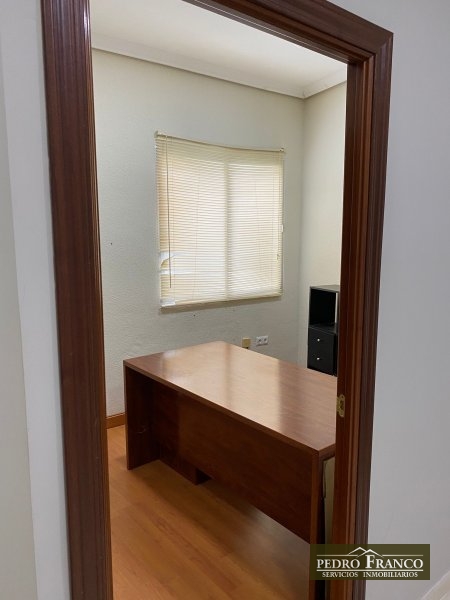 LOCAL EN VENTA EN ALMENDRALEJO (CENTRO(AYUNTAMIENTO-PARROQUIA-CALLE REAL))