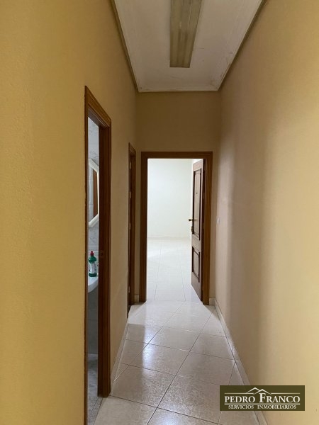 LOCAL EN VENTA EN ALMENDRALEJO (CENTRO(AYUNTAMIENTO-PARROQUIA-CALLE REAL))