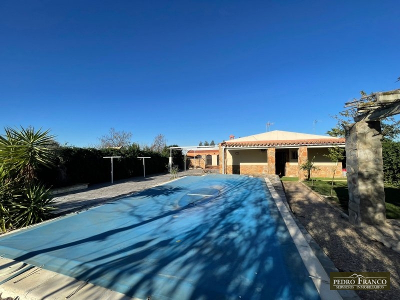 CHALET EN VENTA EN ALMENDRALEJO (SAN MARCOS)