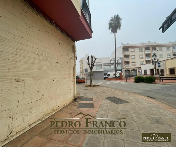 LOCAL EN VENTA EN ALMENDRALEJO (AVD.PRESIDENTE J.CARLOS RODRIGUEZ IBARRA)