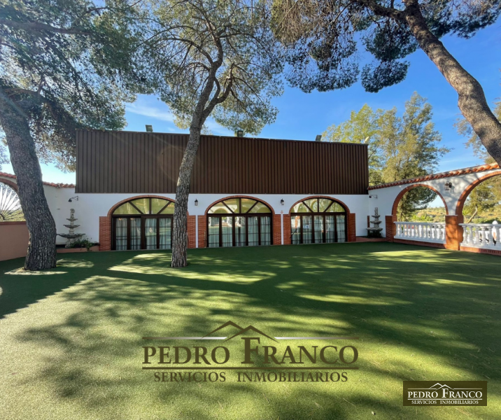 COMPLEJO HOSTELERO (LOCAL-VIVIENDA) EN VENTA EN ALMENDRALEJO (SAN MARCOS)