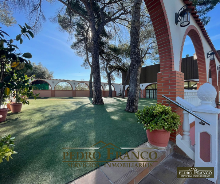 COMPLEJO HOSTELERO (LOCAL-VIVIENDA) EN VENTA EN ALMENDRALEJO (SAN MARCOS)
