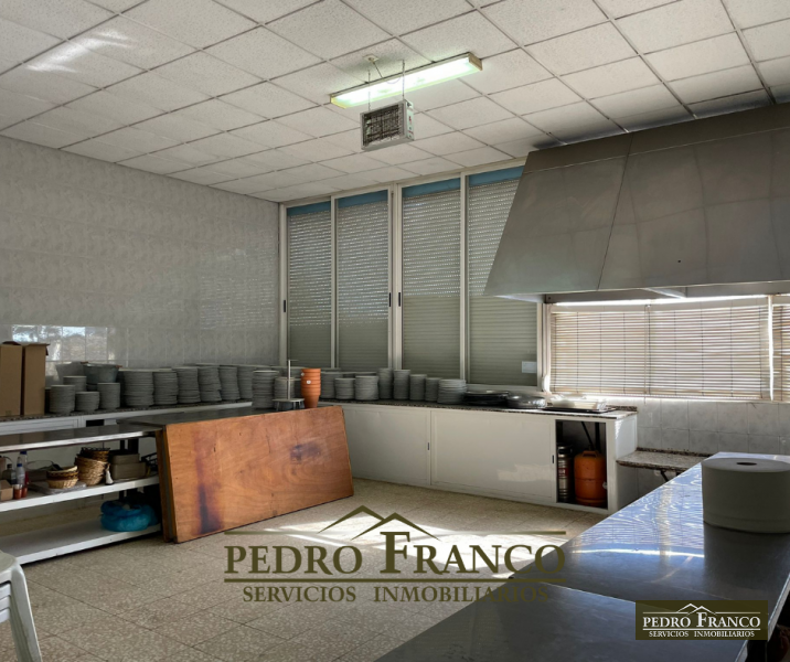 COMPLEJO HOSTELERO (LOCAL-VIVIENDA) EN VENTA EN ALMENDRALEJO (SAN MARCOS)