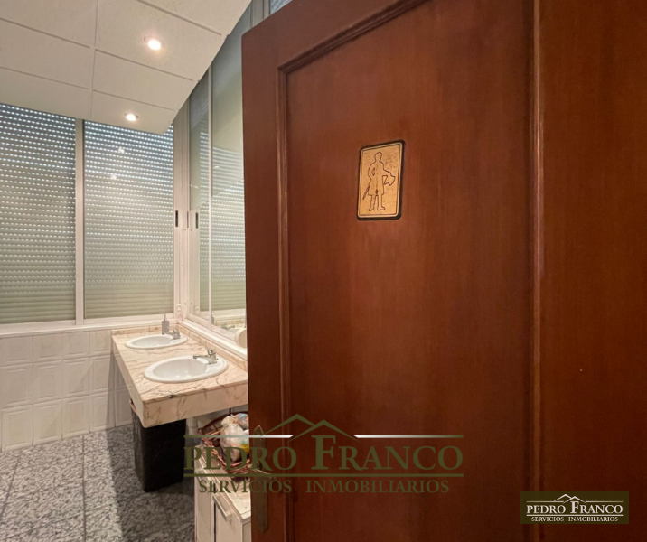 COMPLEJO HOSTELERO (LOCAL-VIVIENDA) EN VENTA EN ALMENDRALEJO (SAN MARCOS)