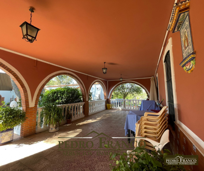 COMPLEJO HOSTELERO (LOCAL-VIVIENDA) EN VENTA EN ALMENDRALEJO (SAN MARCOS)