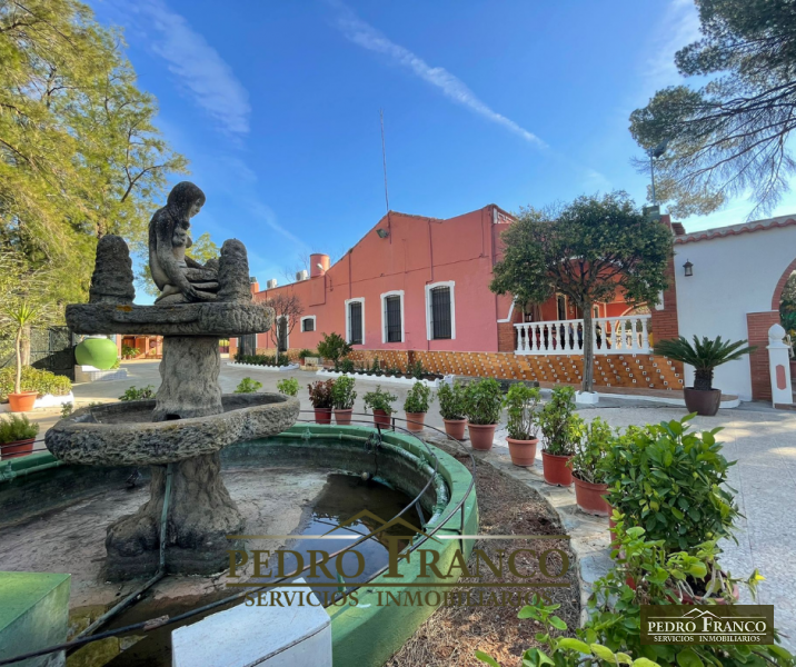 COMPLEJO HOSTELERO (LOCAL-VIVIENDA) EN VENTA EN ALMENDRALEJO (SAN MARCOS)