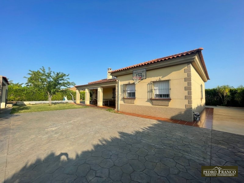 CHALET EN VENTA EN ALMENDRALEJO (SAN MARCOS(ERMITA-OLIVOS-TIZA-RESTO))