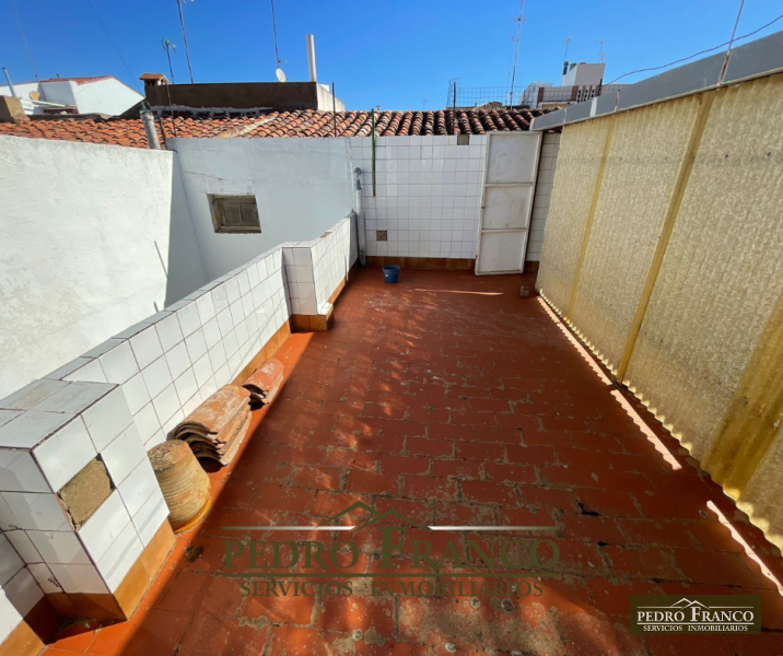 CASA EN VENTA EN ALMENDRALEJO (MERCADO)