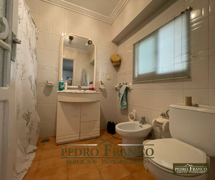 CASA EN VENTA EN ALMENDRALEJO (MERCADO)